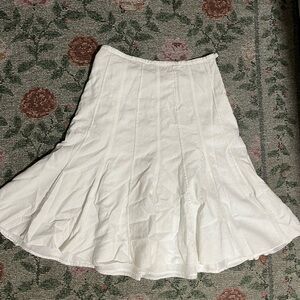 Vintage linen & viscose flare pleated midi skirt 🤍☁️
Size 8